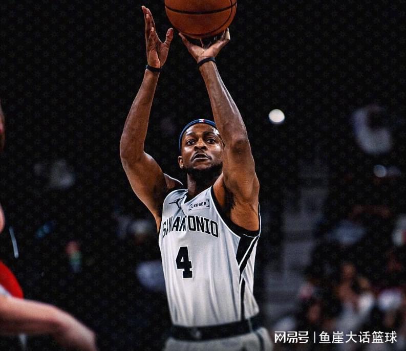 西甲-完胜！福克斯25+7榜眼高开低走，阿夫迪亚29分6失误，新秀大爆发